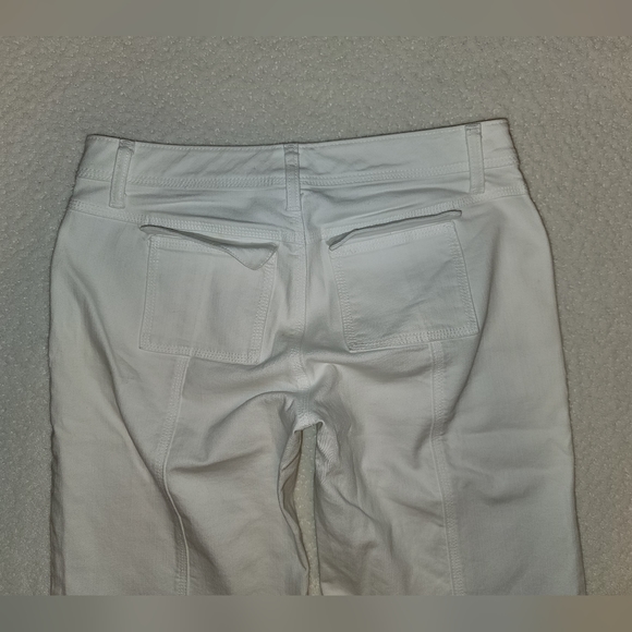 CAbi White Denim Jean Bermuda Shorts Size 4 - Picture 5 of 7